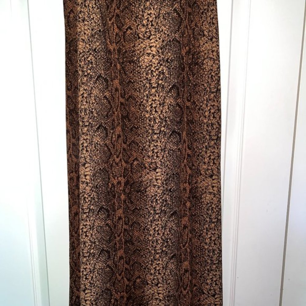 Nina Piccaino Animal Print Skirt.  Womens Size 12.  Elastic Waist.